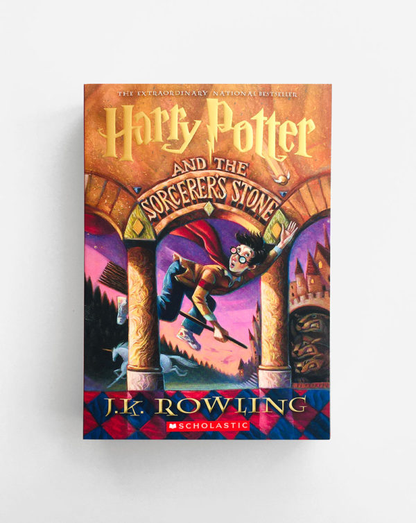 HARRY POTTER AND THE SORCERER'S STONE (#1)